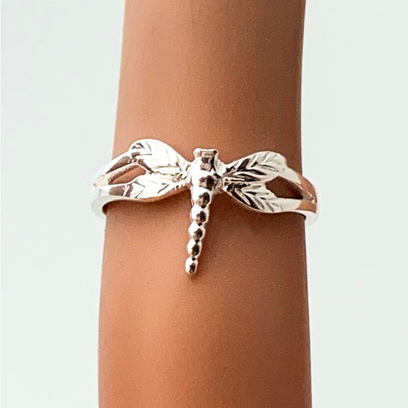 NWT Dainty Sterling Silver dragonfly toe ring adjustable - Picture 3 of 4